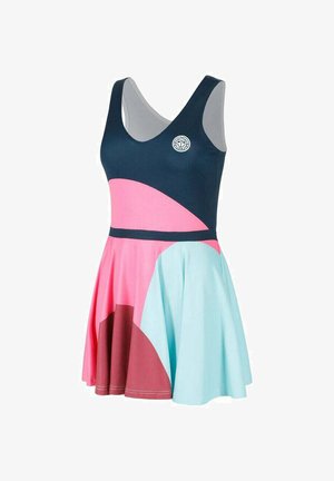 Robe sans manches avec un haut bleu marine ajusté, des blocs de couleurs abstraits rose, bordeaux et bleu clair, et une jupe évasée sous une taille marquée.