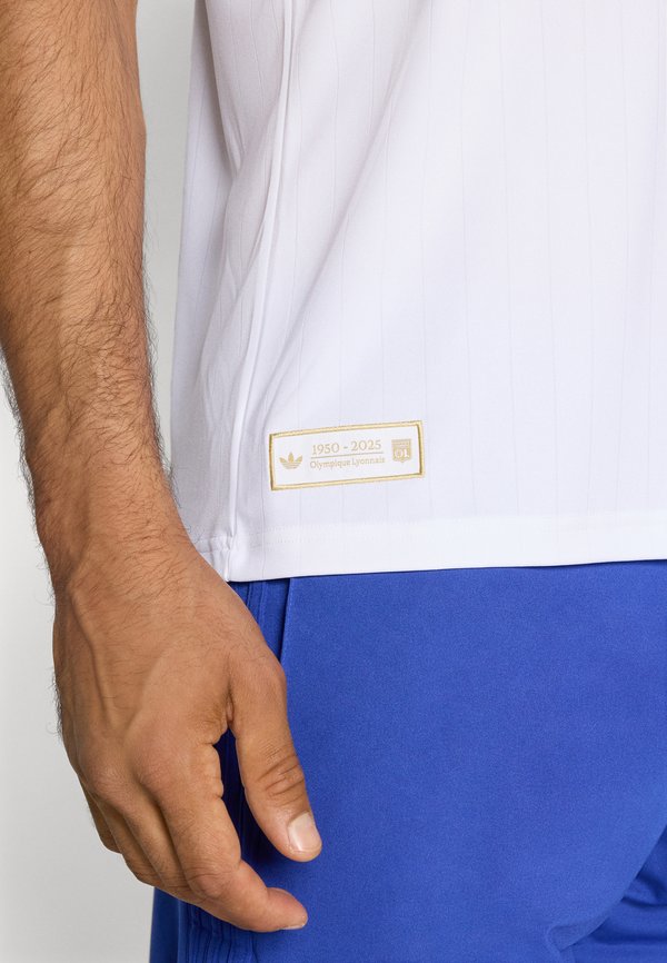 OLYMPIQUE LYONNAIS  - Club wear3