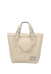 Beige toteväska med vadderad textur och dubbla handtag; har grått metallfäste och en etikett med "STUDIO BERLIN" på framsidan.