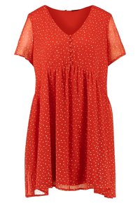 Robe rouge à manches courtes en tissu léger, avec un col en V, une patte de boutonnage à l'avant et de petits motifs crème dispersés.