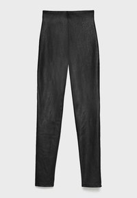 Leggings neri in ecopelle, con una texture liscia, vita alta e design slim-fit. Senza cuciture o dettagli visibili.