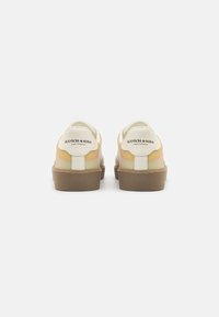 Scotch & Soda PLAKKA - Sneakers laag - cream peach/crème