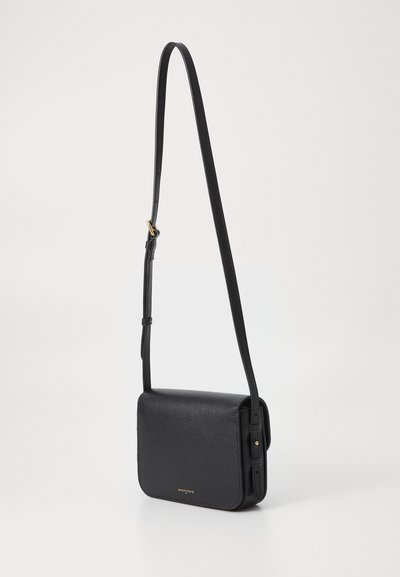 Maison Kitsuné EDIE BAG - Keresztpántos táska - black