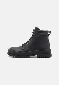 Blauer IUKA - Suvarstomi aulinukai - black