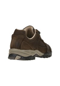Braune Wanderschuhe aus Leder mit einer robusten schwarzen Gummisohle, ausgestattet mit einem gepolsterten Kragen und verstärkten Nähten für Langlebigkeit.