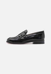 REGINE 22 - Slip-ons - black/rich tan/red