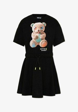 Robe noire à manches courtes avec taille à cordon, présentant un graphique d'un ours en peluche beige avec des patchs colorés et le texte « Barrow Friendly ».