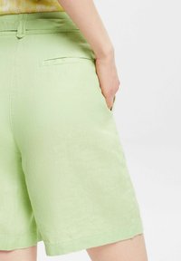 Esprit Short - light green