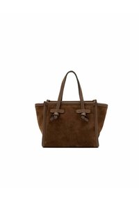 Sac à main en daim et cuir marron avec des poignées doubles et des panneaux latéraux qui s'étendent vers l'extérieur, présenté sur un fond blanc.