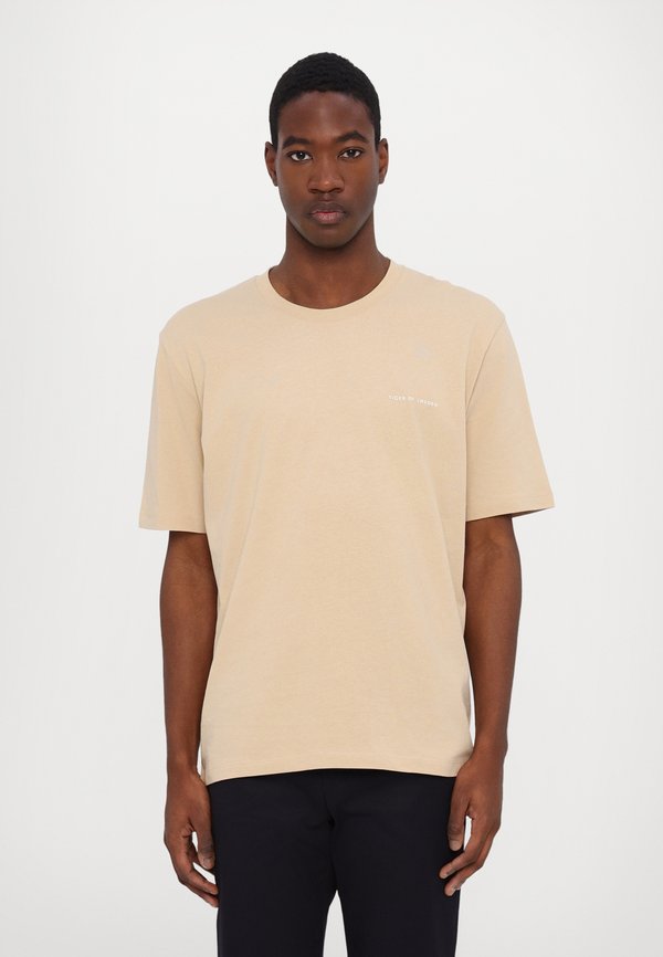 PRO - Basic T-shirt - practical beige