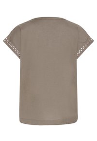 Top taupe à manches courtes avec bordure décorative en dentelle ajourée aux bords des manches, encolure ronde et ourlet droit.