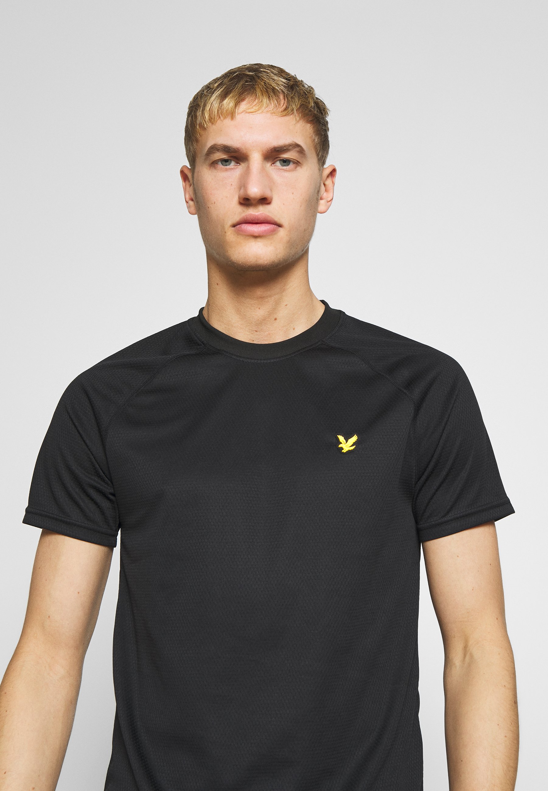 lyle and scott core t shirt