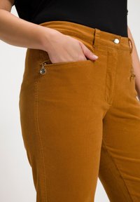 Ulla Popken MONY STRETCH  - Broek - golden brown