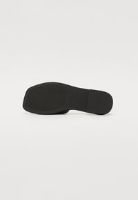 Thumbnail Image 8
