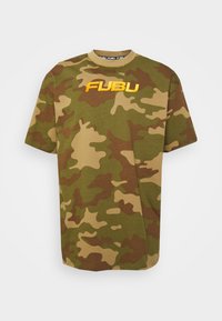 FUBU - CORPORATE TEE UNISEX - Marškinėliai su spaudiniu - olive Miniatiūros vaizdas 1