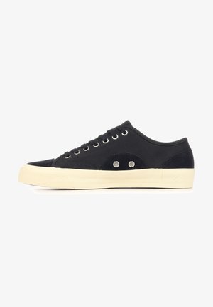 Fred Perry, HUGHES CANVAS SUEDE - Sneakers basse - navy ecru