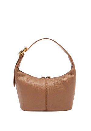 Borsa a mano in pelle marrone con una silhouette curva, un manico superiore singolo e hardware in tonalità oro. Presenta una chiusura con zip e una finitura testurizzata.