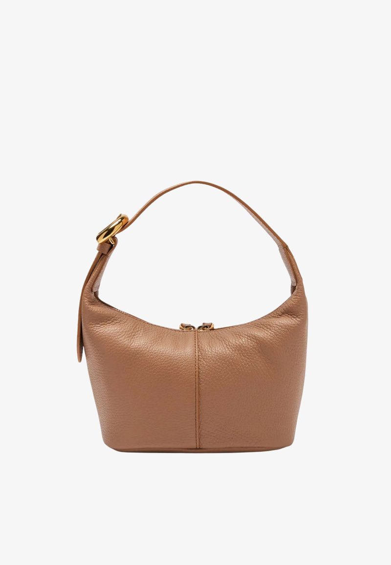 Borsa a mano in pelle marrone con una silhouette curva, un manico superiore singolo e hardware in tonalità oro. Presenta una chiusura con zip e una finitura testurizzata.