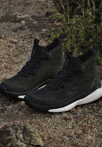 FREE - Hiking shoes - core black   core black   cloud white