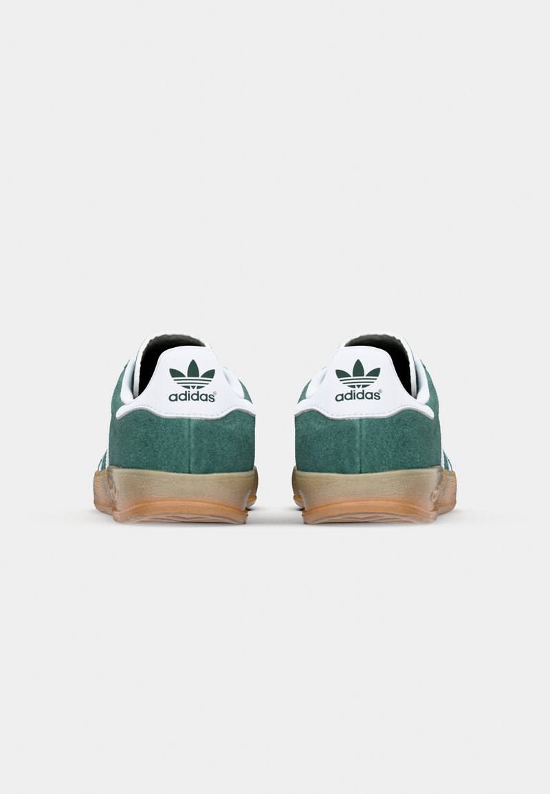 adidas Originals GAZELLE INDOOR UNISEX - Sneakers basse - collegiate  green/footwear white/verde scuro - Zalando