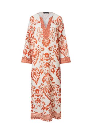 Robe longue blanche avec motifs floraux orange, encolure en V bordée de motifs, manches trois-quarts avec poignets assortis.