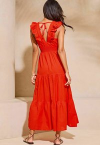 Lipsy SLEEVELESS RUFFLE V NECK - REGULAR FIT - Maxiklänning - red