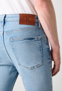 Calvin Klein Jeans Vaqueros pitillo - arrow stone