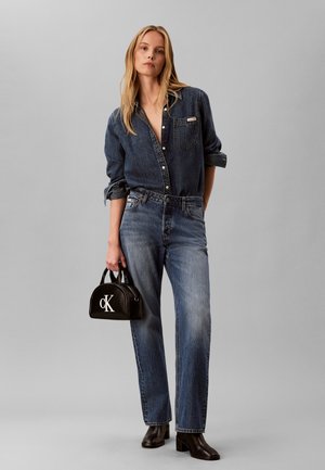 Calvin Klein, BOLD DOME - Håndtasker - black/white