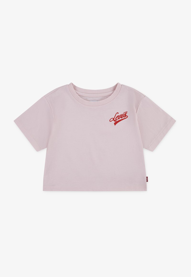 T-shirt cropped rosa chiaro in cotone, con maniche corte e logo ricamato rosso sul petto. Texture liscia.