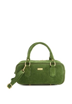 Grüne Wildleder-Handtasche mit einer strukturierten rechteckigen Form, goldenen Hardware-Akzenten, zwei kurzen Griffen und einem abnehmbaren Schultergurt.