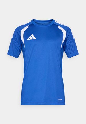 Zils īss piedurkņu sporta krekls no mitruma atgrūdoša auduma. Ar baltām uzšuvēm uz pleciem un logotipu krūtīs.