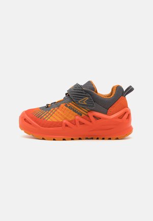 MERGER GTX JR - Chaussures de marche - flame/mango