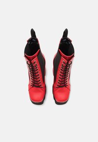 LAMODA BONNIE N CLYDE - Botines con plataforma - red
