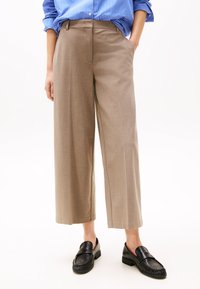 Tommy Hilfiger - STRETCH WIDE LEG CROP PANT - Trousers - tundra brown Thumbnail Image 1