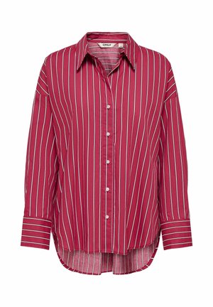 Czerwona koszula na długi rękaw z pionowymi białymi paskami, zaostrzonym kołnierzykiem i zaokrąglonym dołem, metka z marką "ONLY" wewnątrz kołnierza.