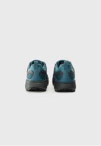 Columbia PEAKFREAK ROAM - Pantofi drumeție - everblue/dark grey