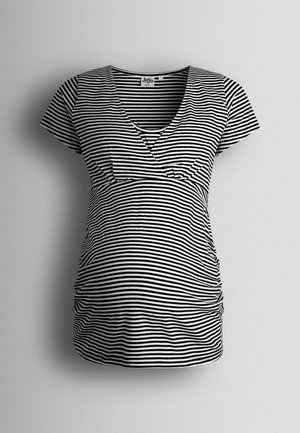 Bluză de maternitate cu dungi alb-negru, mâneci scurte, decolteu în V și părți adunate pentru un aspect conturat. Material moale și elastic.