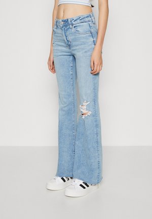 American Eagle SUPER HIGH RISE - Flared Jeans - authentic light