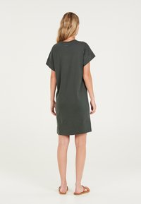 Protest PRTISE - Freizeitkleid - huntergreen