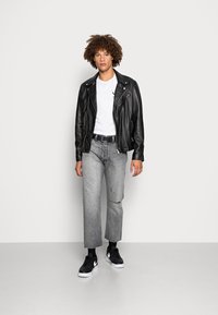 Levi's® 501® 93 CROP - Calças de ganga de perna direita - soul rebel