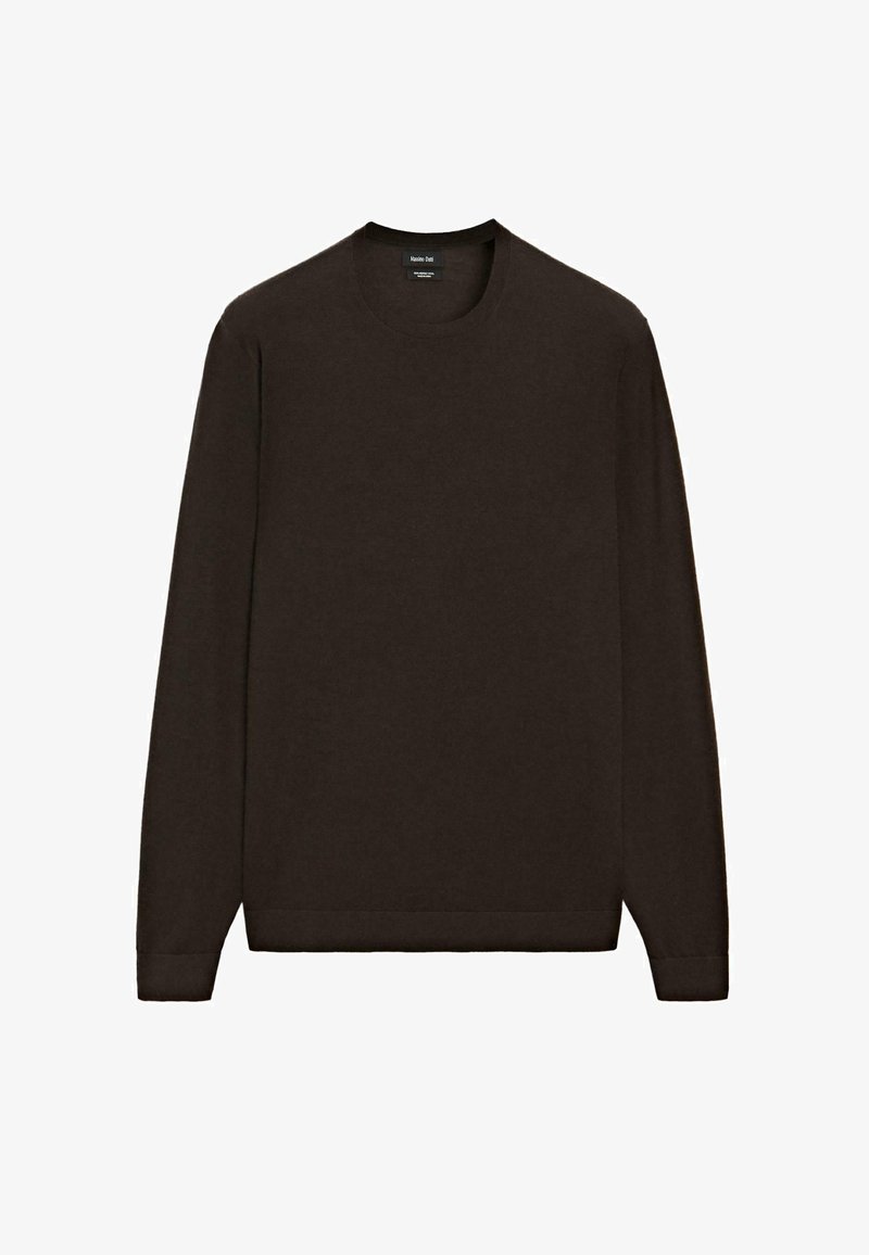 Pull en grosse maille marron foncé à manches longues et col rond, avec une texture lisse, des poignets et un ourlet côtelés. Fabriqué en coton ou en mélange de coton. Design simple.