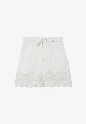 Pantalones cortos de color gris claro, hechos de un tejido suave, con un cinturón atado y un patrón de encaje floral a lo largo del dobladillo inferior. Incluye dos bolsillos laterales.