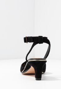 Clarks Pumps - black