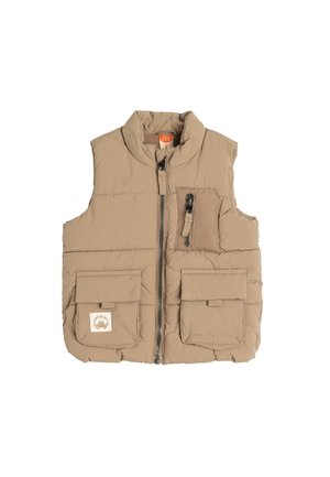 Gilet imbottito beige con collo alto, zip frontale, due grandi tasche anteriori e una piccola tasca con zip sulla parte superiore sinistra.