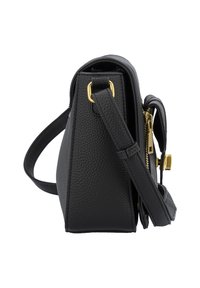 Sac à main en cuir noir texturé avec une forme structurée, présentant des accents en métal doré et une bandoulière amovible. Fermeture éclair sur le côté.