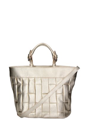 Gouden synthetische tote bag met een textuurweefpatroon, dubbele bovenhandvatten en een afneembare schouderband. Gladde afwerking met minimaal hardware.