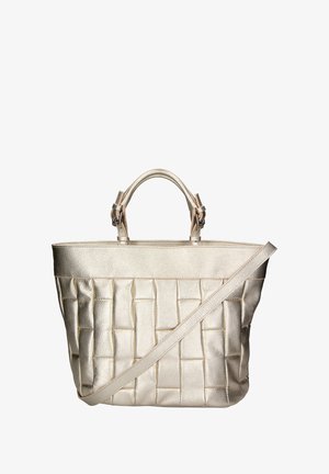 Borsa tote sintetica dorata con un design intrecciato testurizzato, doppi manici superiori e una tracolla staccabile. Finitura liscia con hardware minimale.