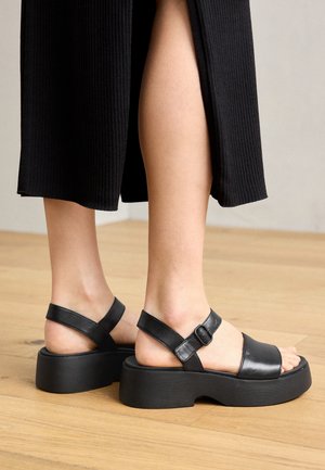 Platform sandals - black