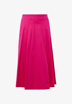 Różowa spódnica w kształcie litery A, wykonana z gładkiego materiału, z wysokim pasem i plisami, które zaczynają się w talii i biegną do hemu.