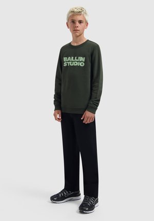 Ballin, REGULAR FIT CREWNECK LS SWEATERS - Sweatshirt - olive